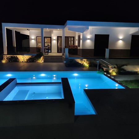 Luxury Villa Anemone With Private Pool Pastida Bagian luar foto