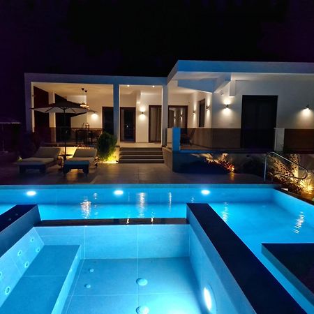 Luxury Villa Anemone With Private Pool Pastida Bagian luar foto