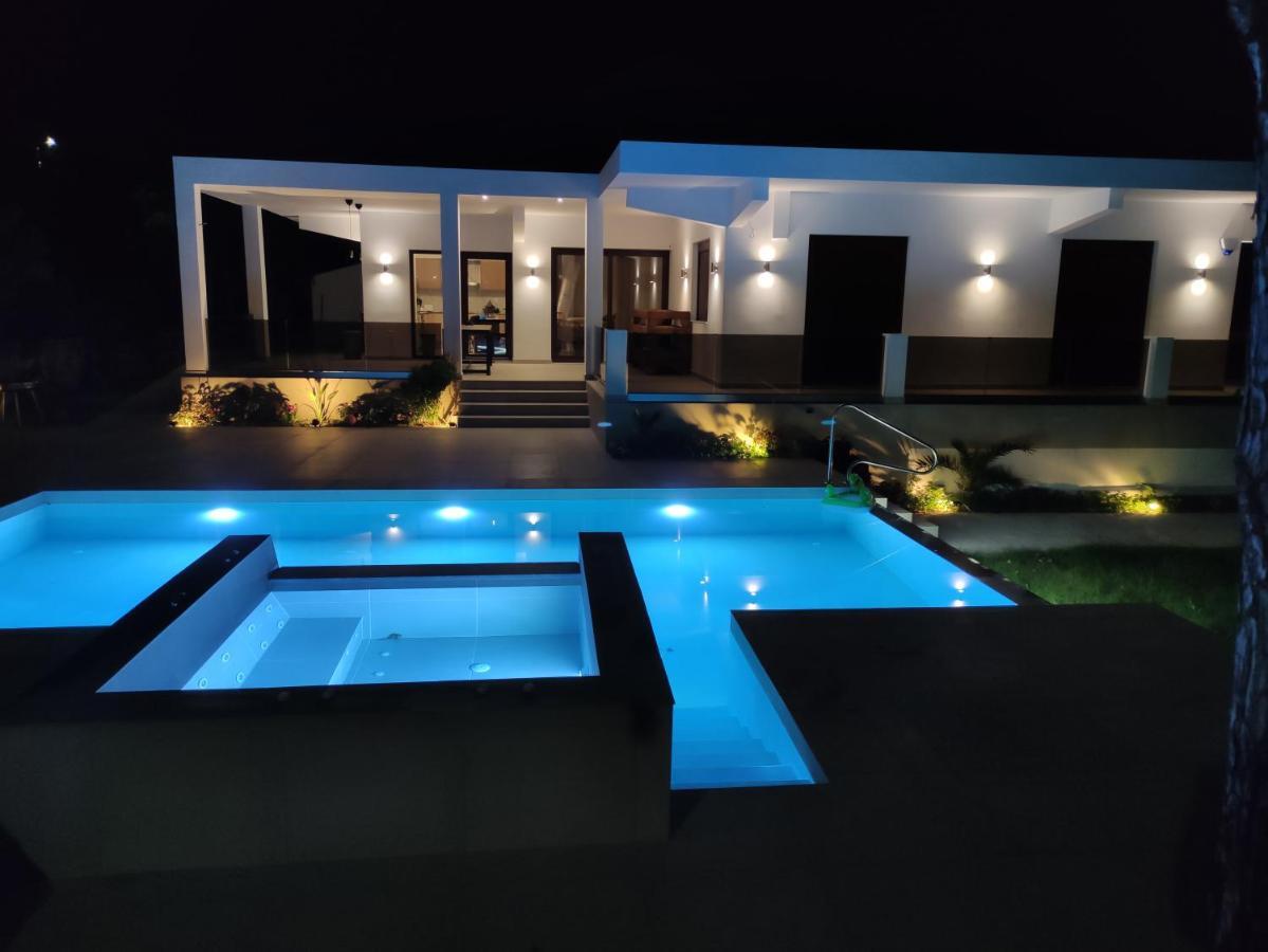 Luxury Villa Anemone With Private Pool Pastida Bagian luar foto