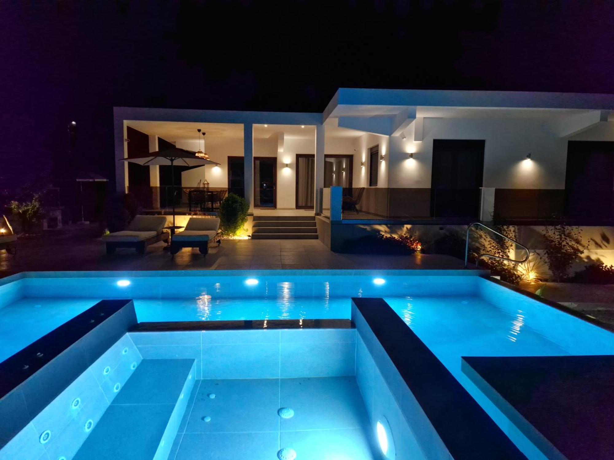 Luxury Villa Anemone With Private Pool Pastida Bagian luar foto